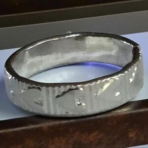 HEART EXTRA WIDE NEW SIZE 7 QUALITY TITANIUM SILVER ETERNITY BAND